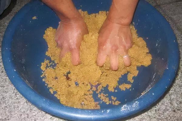 用什么钩和线钓鲤鱼，伊势尼钩、关东钩等都可以