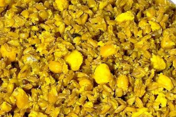 深秋钓鲫鱼用什么味型的饵料，可选择香腥型或腥香型饵料
