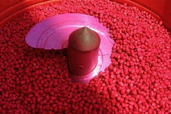 种子药液处理，常用福尔马林、磷酸三钠、多菌灵等浸种