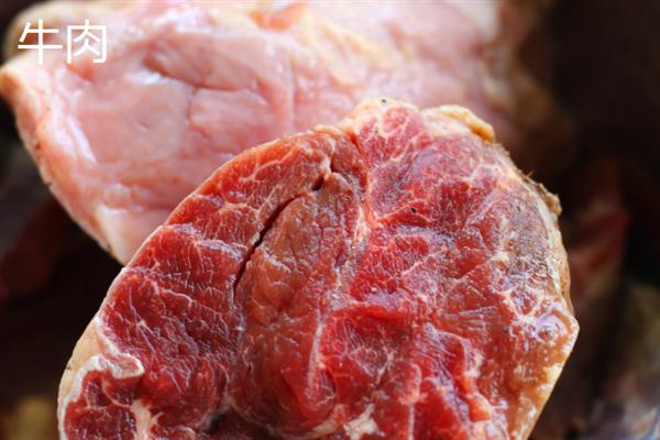 重阳节吃什么传统食物，可以吃菊花酒、羊肉面等