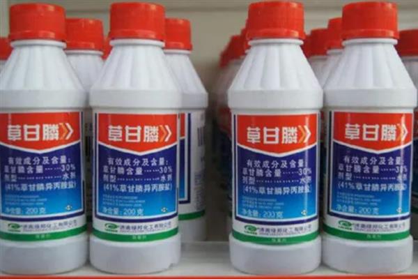 30％的草甘膦与水的配比，每200毫升药液兑水30斤