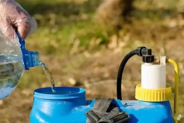 异菌脲与什么药配好,可以与多菌灵或甲基硫菌灵混用