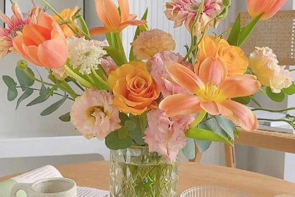 第一次约会适合送什么花，可选择玫瑰花、百合花等