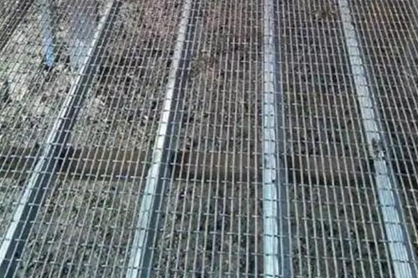 养羊的羊床要距离地面多少米，南方地区适合保持1.2米左右