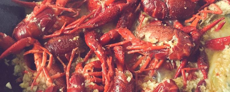 不能吃小龙虾的什么部位，虾线、虾头、虾鳃均不可食用