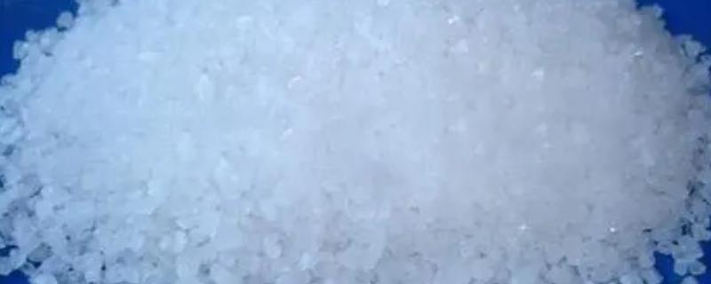 碳酸氢铵有什么作用，能为作物提供养分、起到驱虫效果