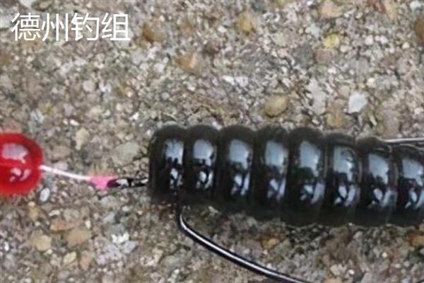 路亚钓法的相关介绍，通过操控假饵模拟弱小生物来引诱大鱼上钩
