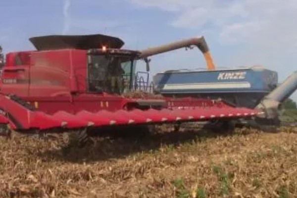 大型玉米收割机的常见问题，常见的有脱粒滚筒转动不稳定或异常