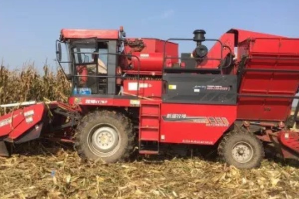 大型玉米收割机的常见问题，常见的有脱粒滚筒转动不稳定或异常