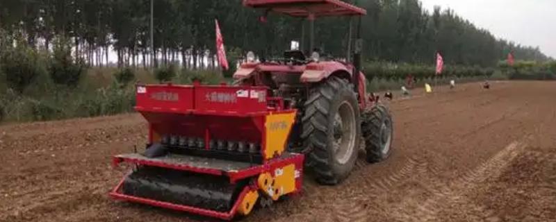大蒜播种机的工作原理，采用地轮传动及支重控制播种深度