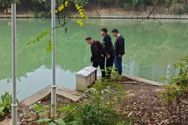 养虾的调水方法，要控制肥水程度