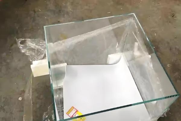 鱼缸的适宜尺寸，取决于鱼类的体型