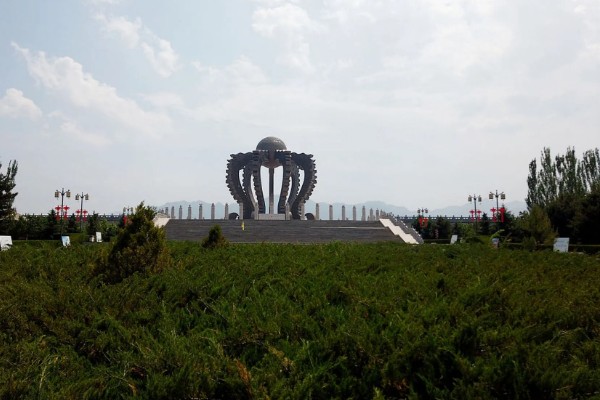 河北省涿鹿县的特产,有大杏扁、涿鹿紫皮大蒜等