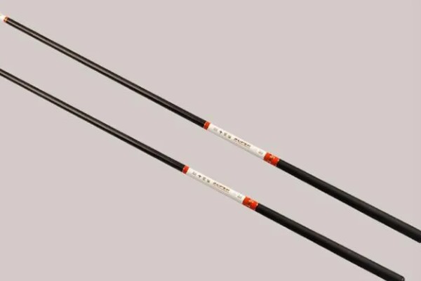 台钓竿的特点,具有竿节长、竿节少等特点