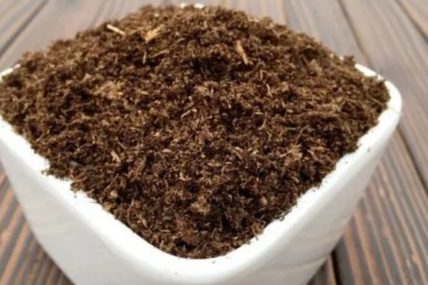 营养土怎么使用，放在花盆的低端