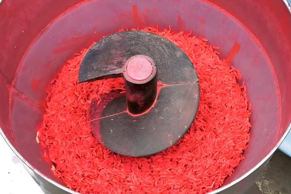 水稻病虫害的防治方法，发生纹枯病可喷施稻曲纹枯灵等药物