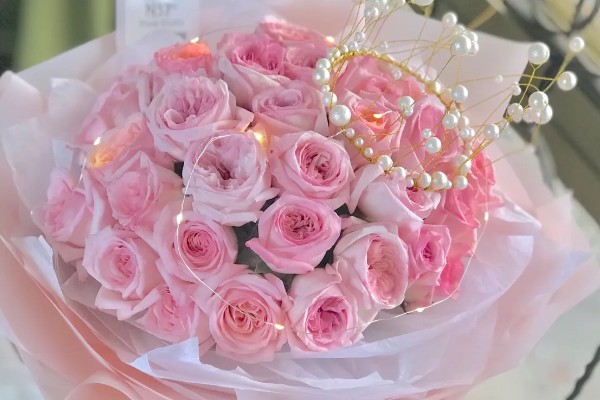 33朵玫瑰代表的含义，寓意永恒的爱、爱你如初等