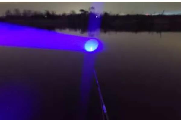 夜光漂吃铅量含电池吗，一般是不含电池的