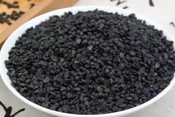 阳台种葱爆盆方法，定植后主施硫酸铵或尿素