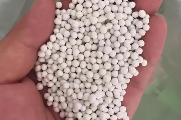 复合肥的使用方法,作为基肥亩施30-40公斤