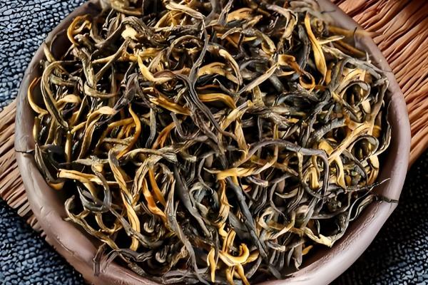广东省英德市的特产,有英德红茶、擂茶粥等