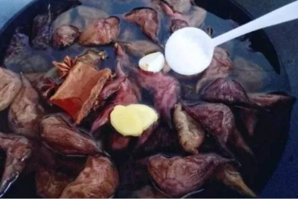 牛角一样的水果叫什么，是指菱角