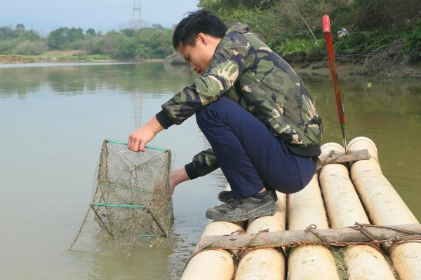 地笼捕河虾选择哪种诱饵，鸡骨头、羊骨头都是适宜选择