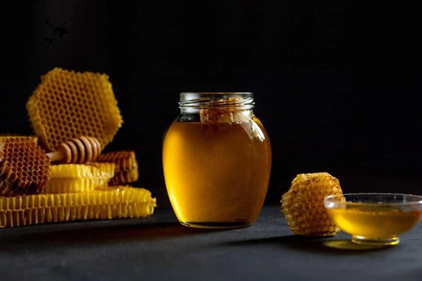 蜂蜜的价格,一斤需要30-100元左右