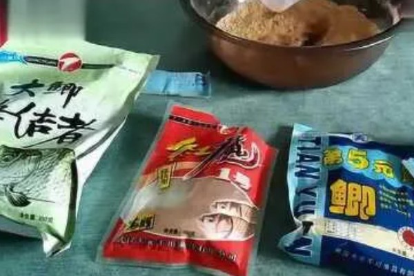 拉饵钓鲫鱼如何调漂，野钓可选择调4目钓2目或1目等方式