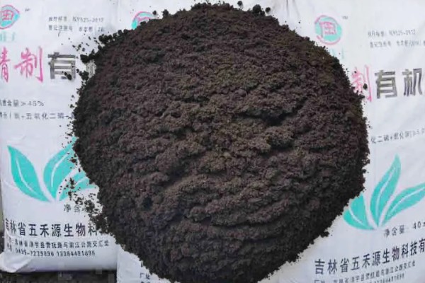 有机肥对果树的效果，可以改良土壤、刺激生长等