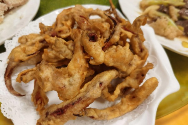 猪后丘属于什么部位,是屁股上方的一块长方形肉