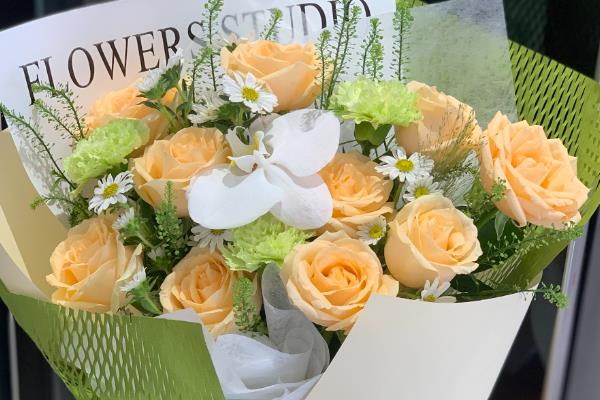 玫瑰花的花语是什么，寓意纯洁的爱、热恋等