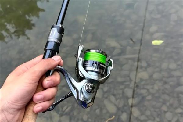 路亚直柄枪柄哪个好，适合用在不同的垂钓环境