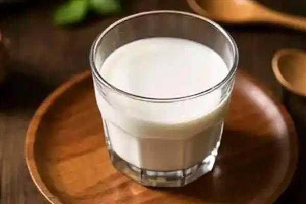 猫咪缺乏维生素B的症状，容易出现口炎、牙龈溃烂等