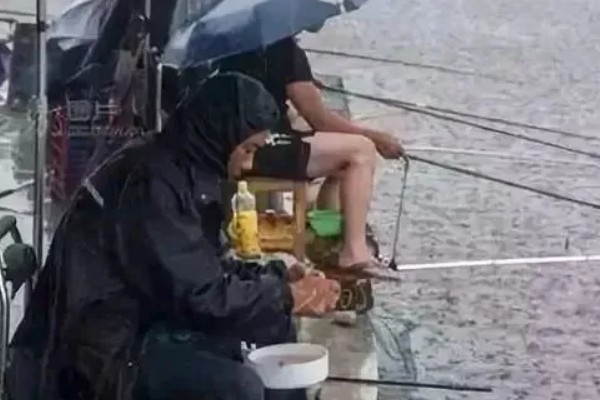 下雨天可以钓鱼吗，下雨天能钓到鱼