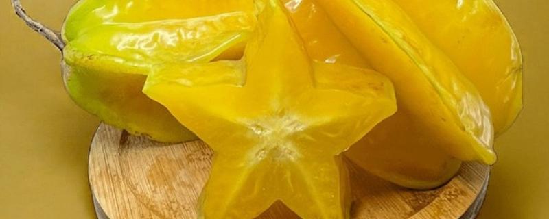 杨桃的食用方式，直接吃或蘸糖蘸盐