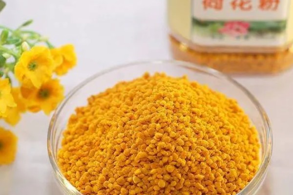 荷花粉的吃法，最简单的就是用温开水送服