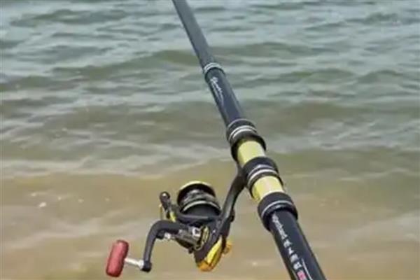哪些7米2手竿有很高的性价比，战青、擒龙湖库三代等品牌值得推荐