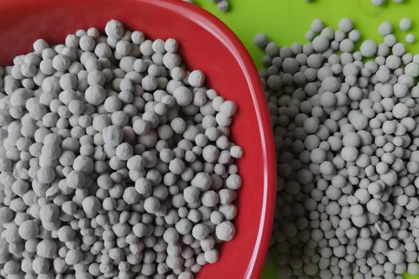 硅肥不能和什么同时用，不可跟碳酸氢铵混用