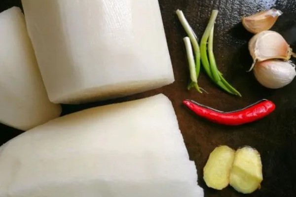 萝卜丝怎样切,可以用刀切或机器切