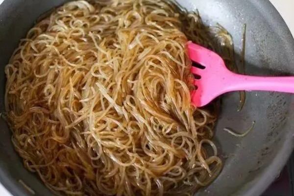 萝卜丝怎样切,可以用刀切或机器切