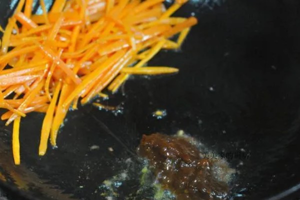 萝卜丝怎样切,可以用刀切或机器切