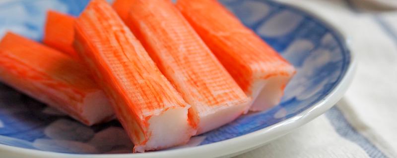 制做蟹棒的材料，用鱼糜模拟阿拉斯加雪蟹肉的质感和风味