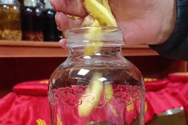 怀姜和生姜的区别,外形、产地、口感等方面不同