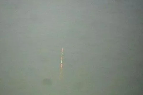 野钓漂相大全以及提竿时机,不同鱼种的漂相不同